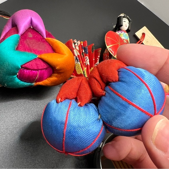 Miniature Japanese Dolls Ornaments Matches Lot Of Antique Charms Fan - Picture 6 of 11